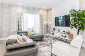 Stunning Five Suites Townhouse with Summer Kitchen at Summerville Resort 2668